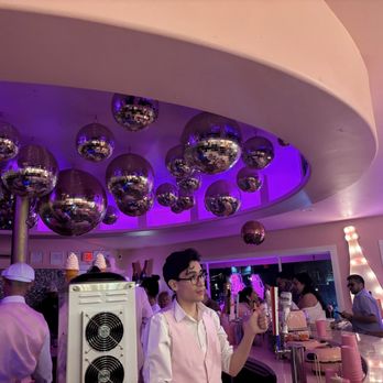 Brooke’s Bubble Bar - Champagne Bars Near Me - Fredericksburg, Texas