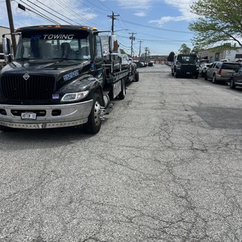 HR Towing & Auto Body - Towing Near Me - Oceanside, New York HR Towing & Auto Body - Towing Near Me - Oceanside, New York