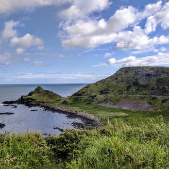 Giant's Causeway - Walking to Giant's Causeway - Landmarks & Historical Buildings Near Me - Bushmills, MYL
