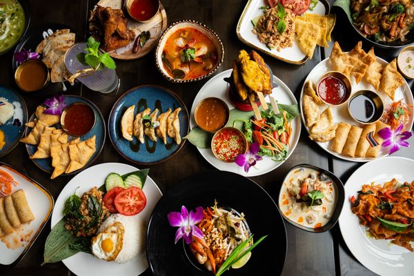 Som Dee Thai Kitchen & Bar by null