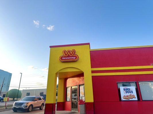 Wienerschnitzel by null