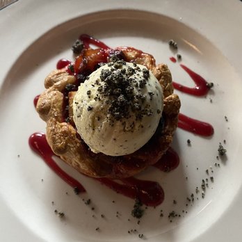 Lyon Hall - Brasseries Near Me - Arlington, Virginia