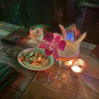 Bar 86 - Speakeasies Near Me - Alexandria, Virginia