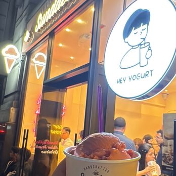 Sundaes Best - Ice Cream & Frozen Yogurt Near Me - New York, New York