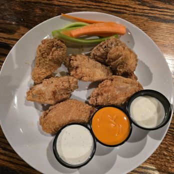 Horse Thief Hollow Brewing Co. - Buffalo Wings - ordered them with sauces on the side - Breweries Near Me - Chicago, Illinois