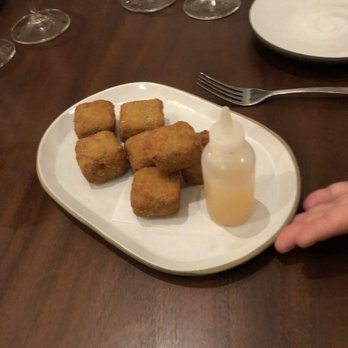 Senia - Cocktail Bars Near Me - Honolulu, Hawaii