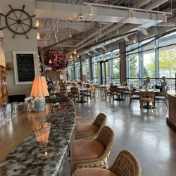 Fish Shop - Beautiful restaurant with water views.