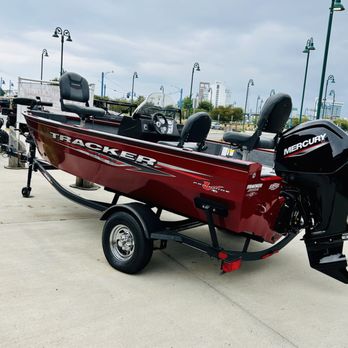 Bass Pro Shops - One of many boats available - Boat Dealers Near Me - Bridgeport, Connecticut Bass Pro Shops - One of many boats available - Boat Dealers Near Me - Bridgeport, Connecticut