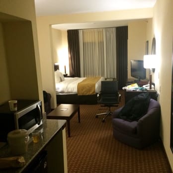 Comfort Suites - Huge room, lots of amenities - Hotels Near Me - Marion, Indiana
