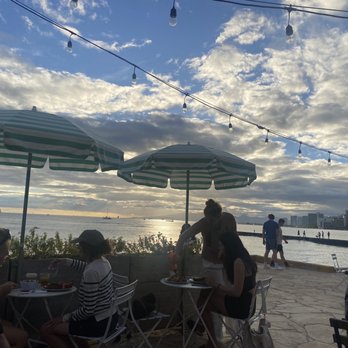 Barefoot Beach Cafe - Breakfast & Brunch Near Me - Honolulu, Hawaii