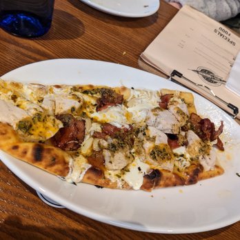 Site-1 Brewing - Chicken pesto flatbread - Breweries Near Me - Omaha, Nebraska