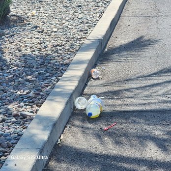 KFC - Mote trash; which has been there for days. - Fast Food Near Me - Peoria, Arizona KFC - Mote trash; which has been there for days. - Fast Food Near Me - Peoria, Arizona