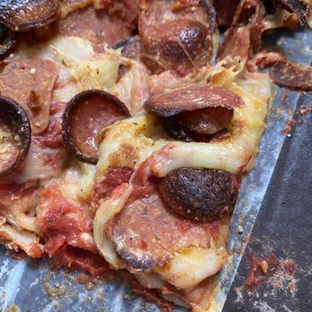 Picasso's Pizza - Slop pizza that wasn't even cooked all the way - Pizza Near Me - Lancaster, New York