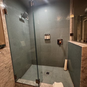 The Mark Spencer Hotel - Gorgeous shower - Hotels Near Me - Portland, Oregon The Mark Spencer Hotel - Gorgeous shower - Hotels Near Me - Portland, Oregon