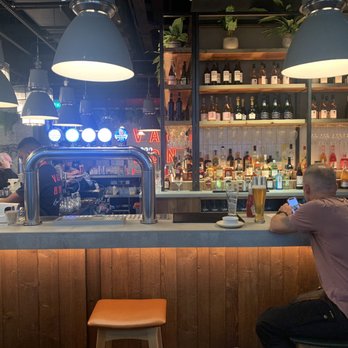 Vagabond - Wine Bars Near Me - London, XGL Vagabond - Wine Bars Near Me - London, XGL