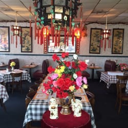Mainland Restaurant - Decorative and festive restaurant