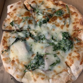 Mahi’ai Table - Hamakua mushroom cheese pizza - Cocktail Bars Near Me - Kapolei, Hawaii Mahi’ai Table - Hamakua mushroom cheese pizza - Cocktail Bars Near Me - Kapolei, Hawaii