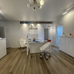K Beauty Lab - Interior
