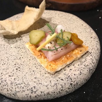 Bistronomy - Papada de Cerdo sobre Galleta - Personal Chefs Near Me