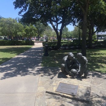 Southlake Town Square - park - Shopping Centers Near Me - Southlake, Texas Southlake Town Square - park - Shopping Centers Near Me - Southlake, Texas