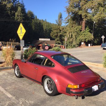 Alice's Restaurant - Parking in front of Alice's for brunch. Fun place to eat, have a beer and car watch - Diners Near Me - Woodside, California Alice's Restaurant - Parking in front of Alice's for brunch. Fun place to eat, have a beer and car watch - Diners Near Me - Woodside, California