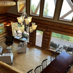 Inn On The Lake - Looking down from room to seating area and table