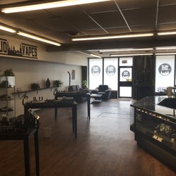 MoJo Vapes - Come by and sit and relax, have a coffee, try some flavours, in our open and welcoming environment.