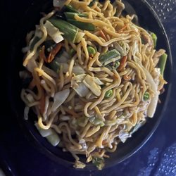 MOMO MAGIC AND MORE - Chicken Chowmein Noodles chicken