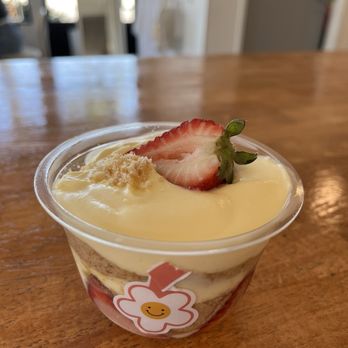 Cafe The Scoop - Strawberry pudding - Cafes Near Me - Long Beach, California Cafe The Scoop - Strawberry pudding - Cafes Near Me - Long Beach, California