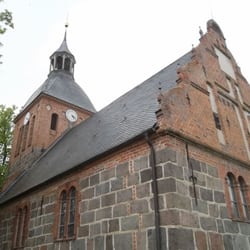 Dorfkirche von Bristow - Bristow 2013, Copyright by mostro