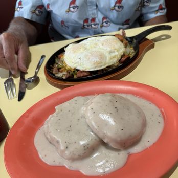 Fast Eddie's Diner - Cajun skillet, wasn't spicy, and biscuit & gravy. - Diners Near Me - Phoenix, Arizona Fast Eddie's Diner - Cajun skillet, wasn't spicy, and biscuit & gravy. - Diners Near Me - Phoenix, Arizona