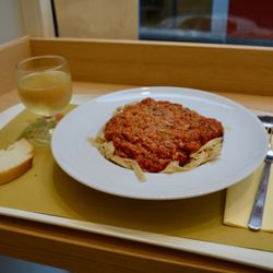 Pasta e Pesto - Pasta di Farro with the tomato tuna sauce. Simple but tasty and generous.