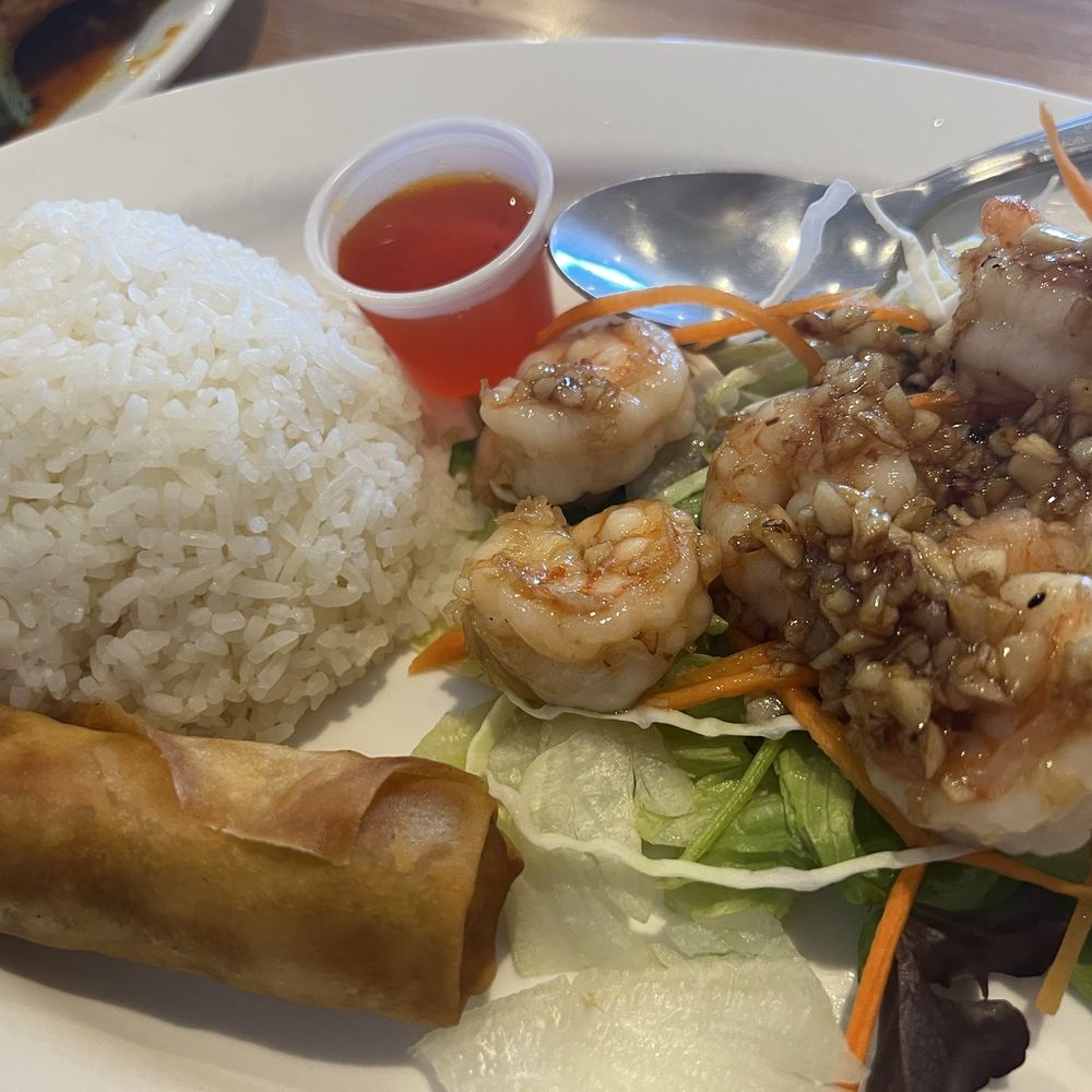Bangkok Broiler - 50. Garlic Sauce with shrimp - Thai Near Me - Hesperia, California