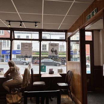 Le Mistral - Good French food, very casual setting in a pretty ordinary shopping street in Nottingham - Pubs Near Me - Nottingham, NTT Le Mistral - Good French food, very casual setting in a pretty ordinary shopping street in Nottingham - Pubs Near Me - Nottingham, NTT