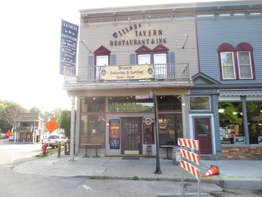 Village Tavern Restaurant & Inn by null