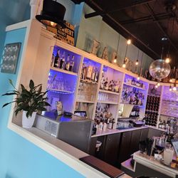 Ottos on the River - The decor is wild
