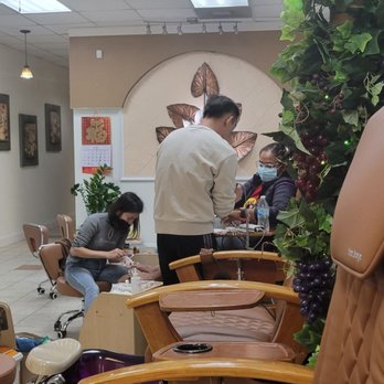 Nails USA - Racist behavior..when his kind walk in without an appointment...I had an appointment - Nail Salons Near Me - Arlington, Texas
