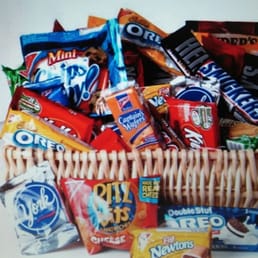 Picture of what i ordered off website, lots of full size candy bars and cookies Picture of what i ordered off website, lots of full size candy bars and cookies