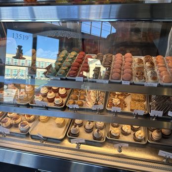 KB Confections Bake Shoppe - Small treats - Bakeries Near Me - Lakewood, Ohio