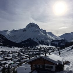 Hotel-Pension Almrausch - Blick vom Balkon auf Lech