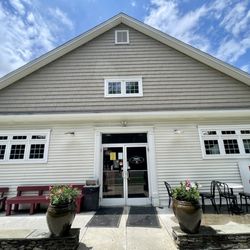 Redding Ridge Market & Deli - Exterior