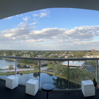 Katch Bistro - Terrace - Bars Near Me - Clearwater, Florida