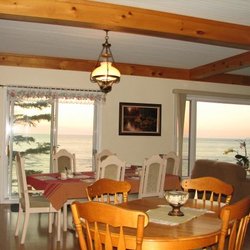 Gîte Monts & Mer - Salle à manger avec sa vue sur le Saint-Laurent.