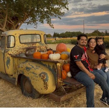 Nick and Ray’s Pumpkin Patch - Great photo opportunity. - Attraction Farms Near Me - Sacramento, California