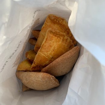 El Bolillo Bakery - Assorted empanadas that smell amazing. - Bakeries Near Me - Pasadena, Texas