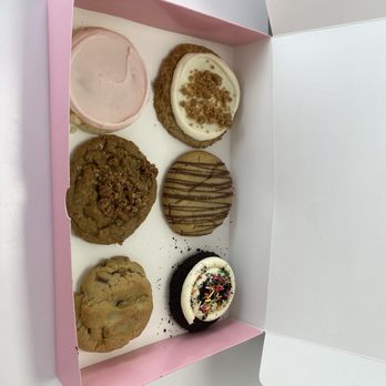 Crumbl - Greensboro - Bakeries Near Me - Greensboro, North Carolina Crumbl - Greensboro - Bakeries Near Me - Greensboro, North Carolina
