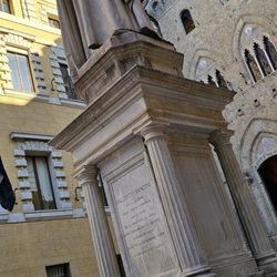 Piazza Salimbeni