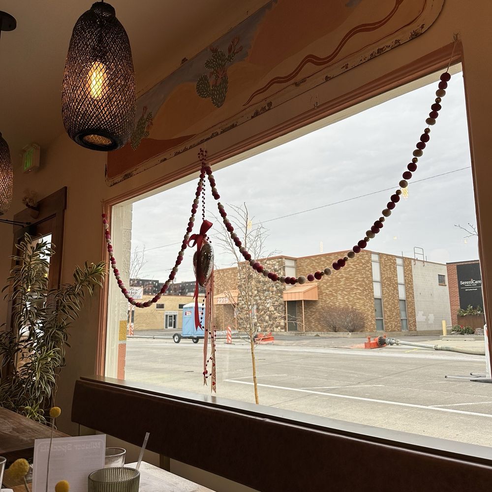 Contento Cafe - Coffee & Tea Near Me - South Salt Lake, Utah