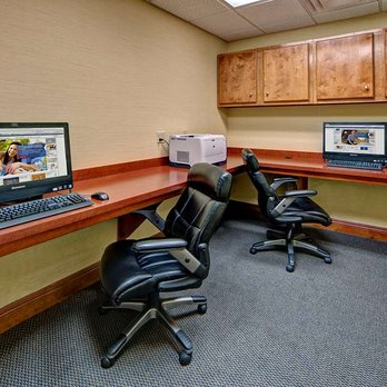 Hampton Inn Quincy - Business Center - Hotels Near Me - Quincy, Florida