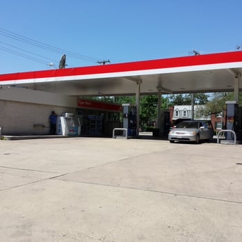 Exxon - Gas Stations Near Me - Arlington, Virginia